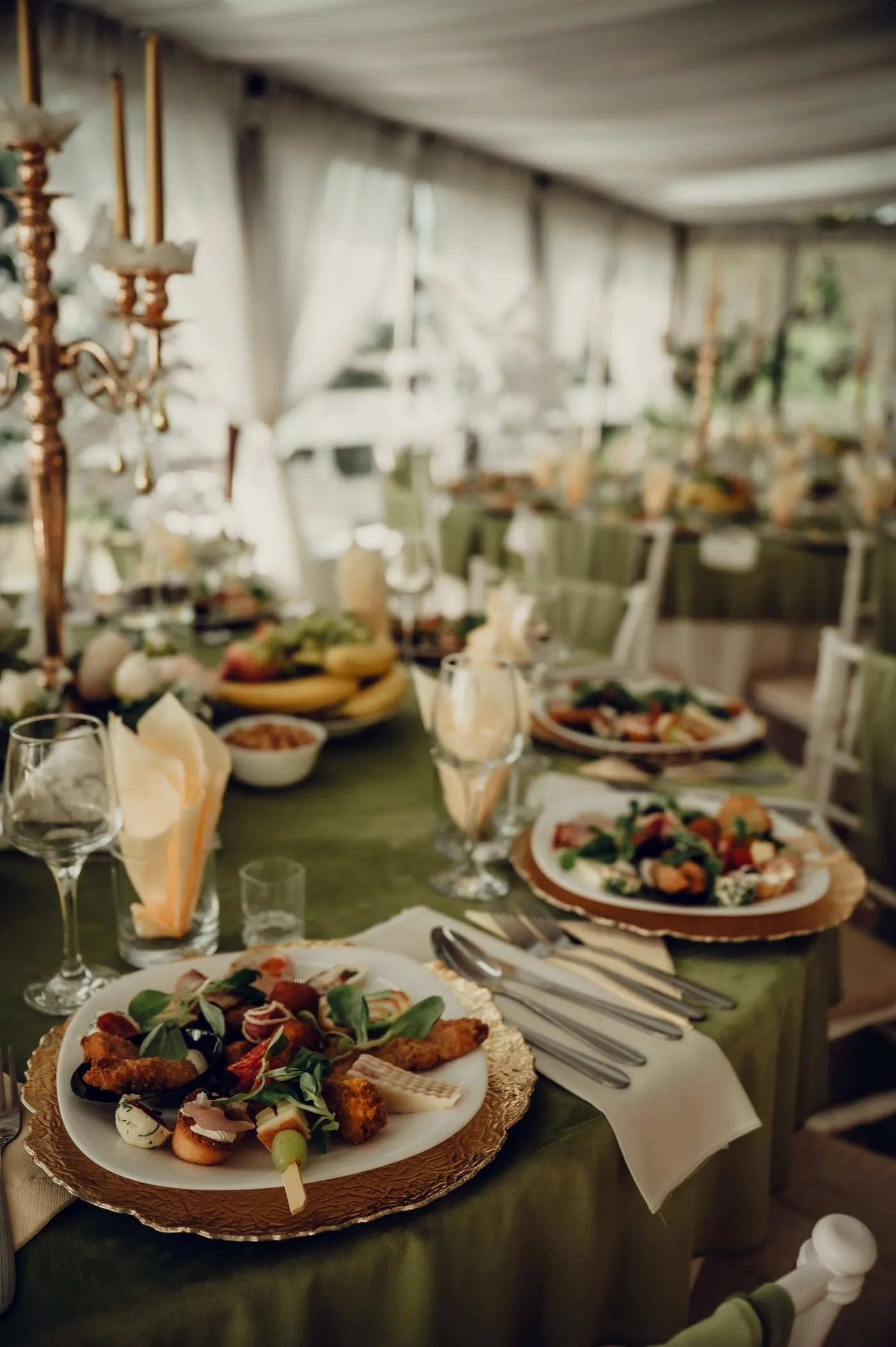 Table de mariage dressée par un traiteur